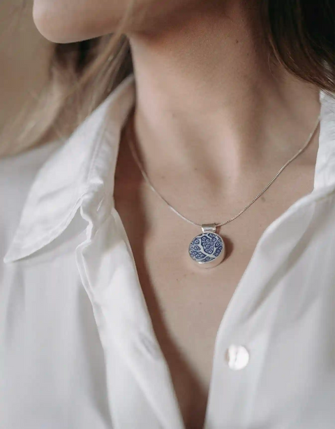 MARQUESA EMILIA DE OYRA - BLUE WILLOW PATTERN